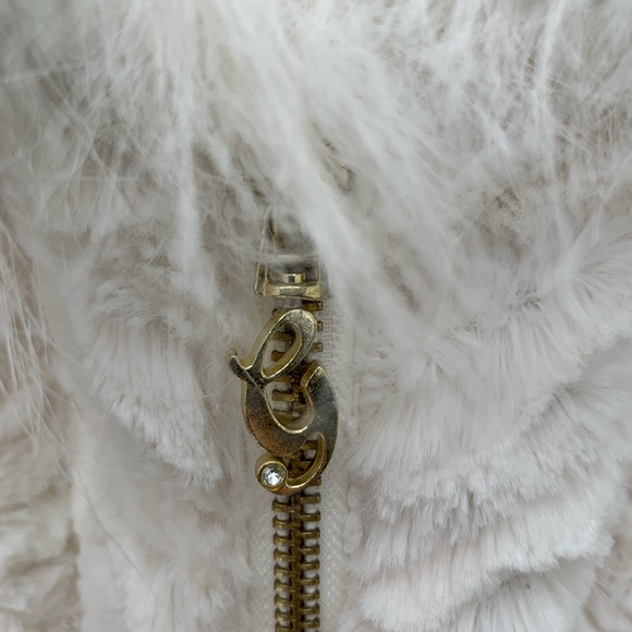 Your kid will be the rockstar on the block with this Guess vest - Picture 3 of 4